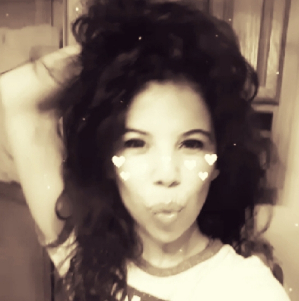 Meet your Posher, Esmeralda